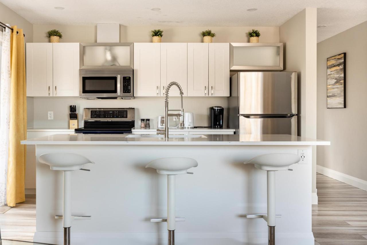 Entire 2 Bedroom Apartment Downtown - U3 ウォータールー エクステリア 写真