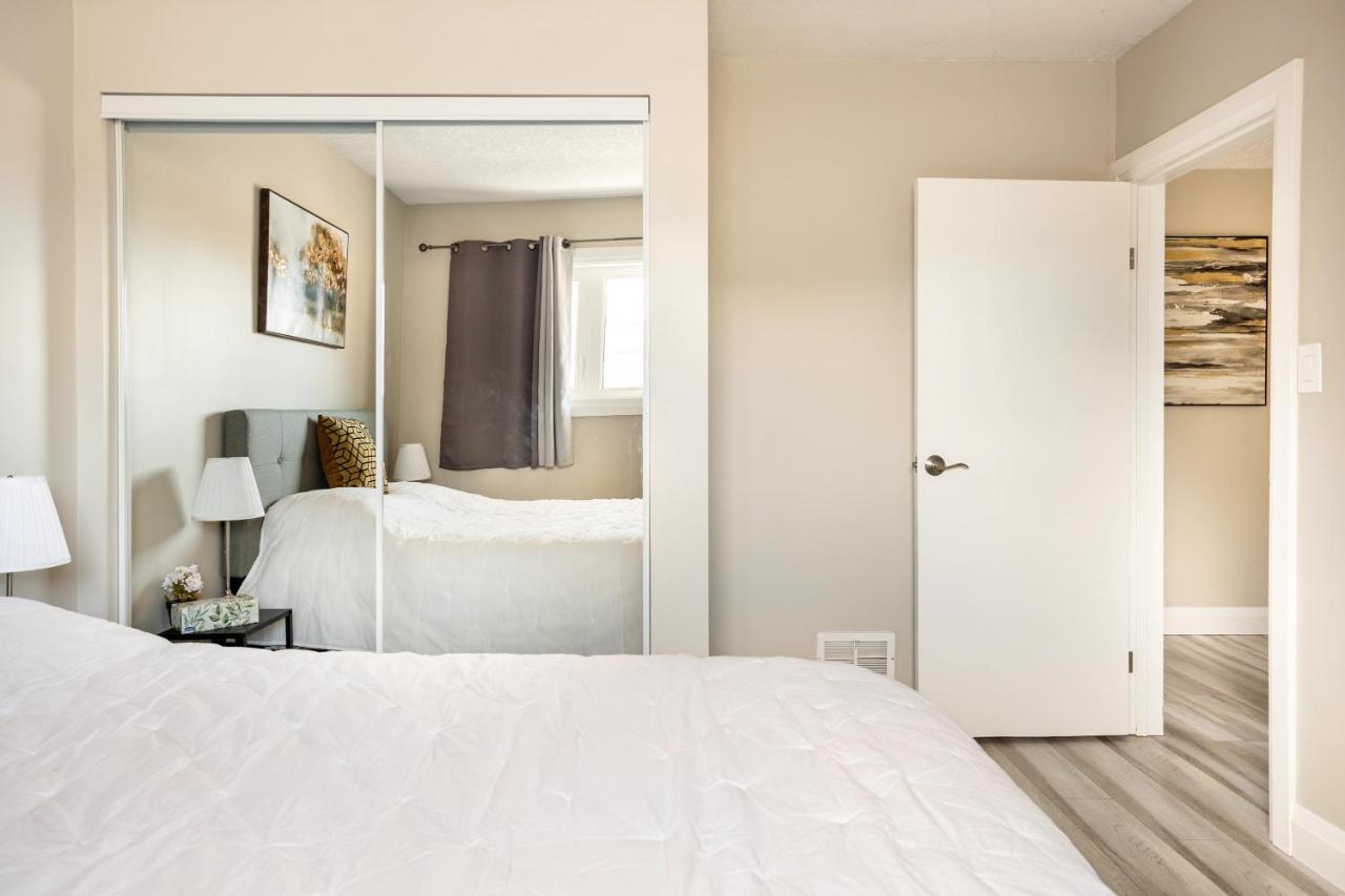 Entire 2 Bedroom Apartment Downtown - U3 ウォータールー エクステリア 写真